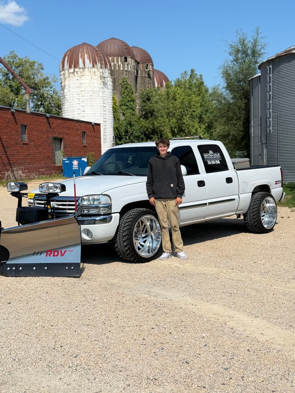 About Extra Mile Outdoor Services